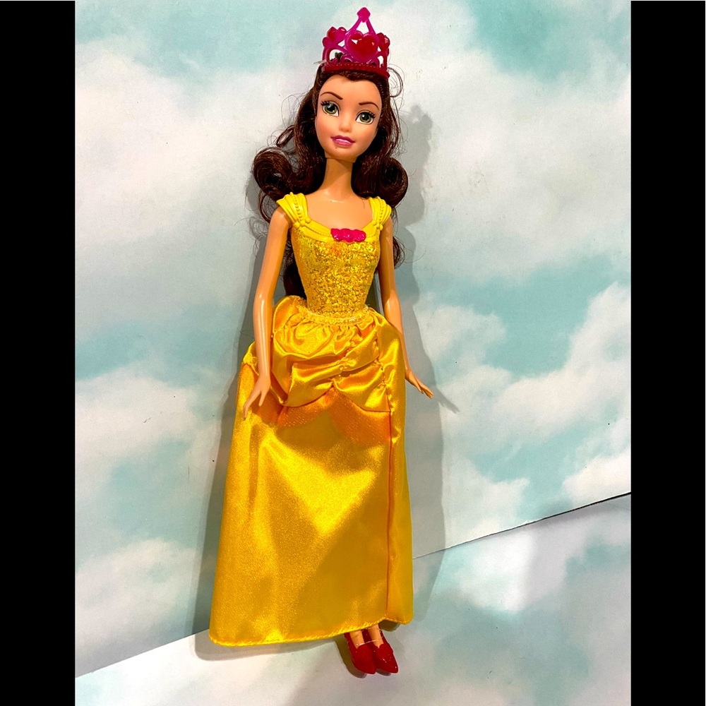 DISNEY BEAUTY AND THE BEAST 2012 COLLECTABLE BEAUTIFUL PRINCESS BELLE DOLL